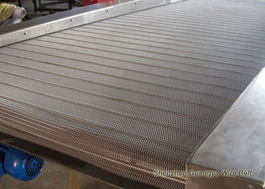 Bandes de conveyeur en métal d'acier inoxydable faisant la lisière cuire au four frottée avec le poing par utilisation de four